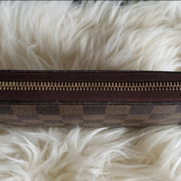 Louis Vuitton Zippy Damier Ebene Long Wallet - Picture 4 of 15